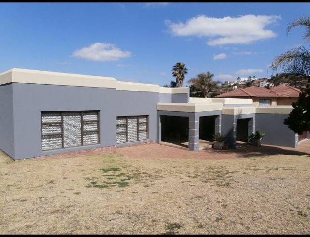 4 BEDROOM HOUSE FOR SALE IN OAKDENE